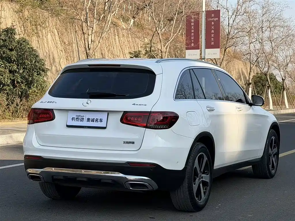 MERCEDES-BENZ GLC