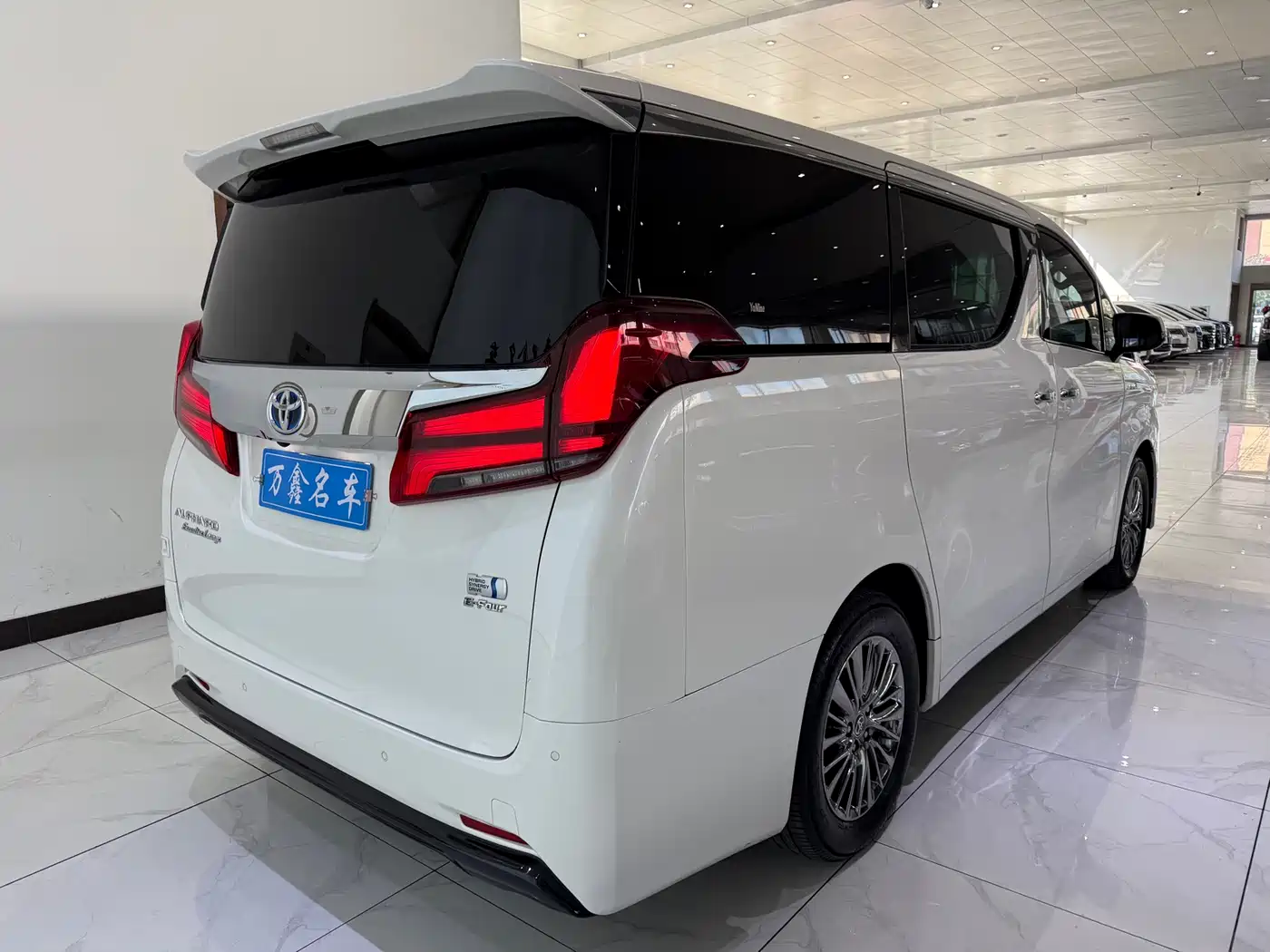 Toyota Alphard 2021 Hybrid 2.5L Premium фото 20