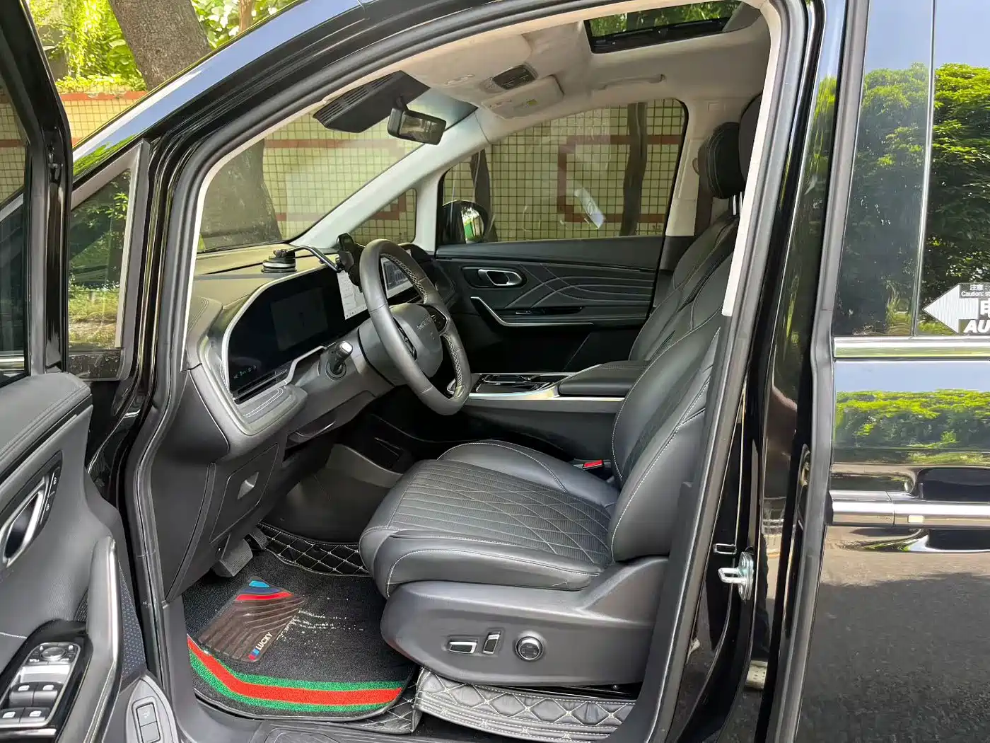 Maxus MIFA 9 2022 2022 Long Range Alpine 6-Seater