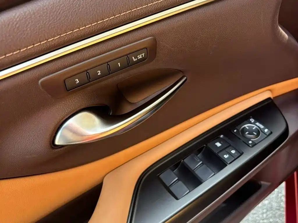 Lexus ES 2018 200 Luxury Edition China V фото 9