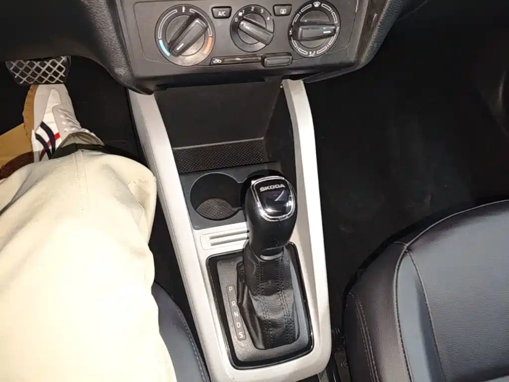 Škoda Fabia 2015 2015 1.4L Automatic Advance Edition