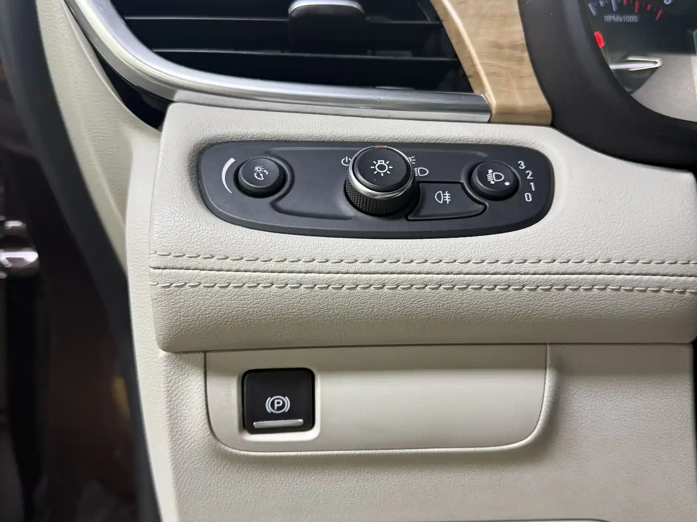 Buick GL8 2018 ES 28T Comfort Type China VI фото 42