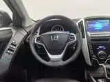 Фото 11 - Luxgen U6 SUV