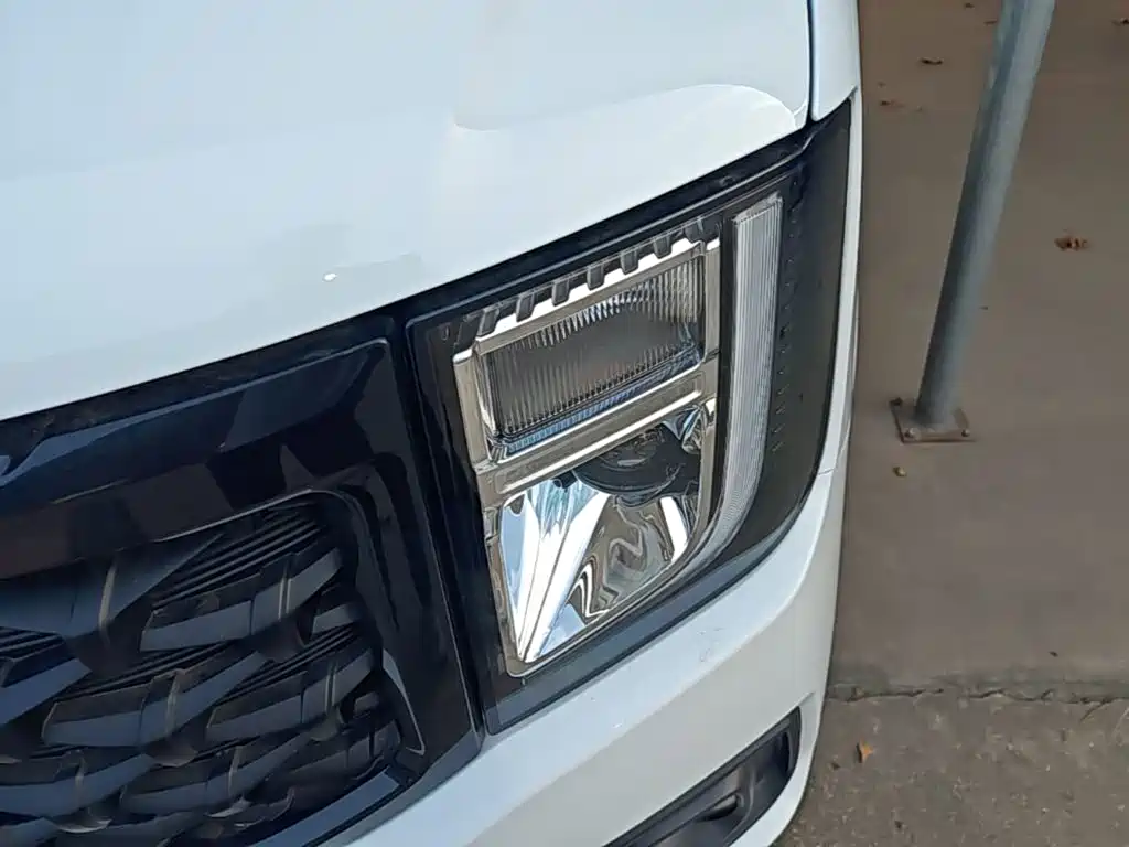 Jiangling JMC Fushun 2025 2025 Model 2.0T 6MT Diesel Medium Wheelbase Medium-High Roof Commercial MPV 7 Seats