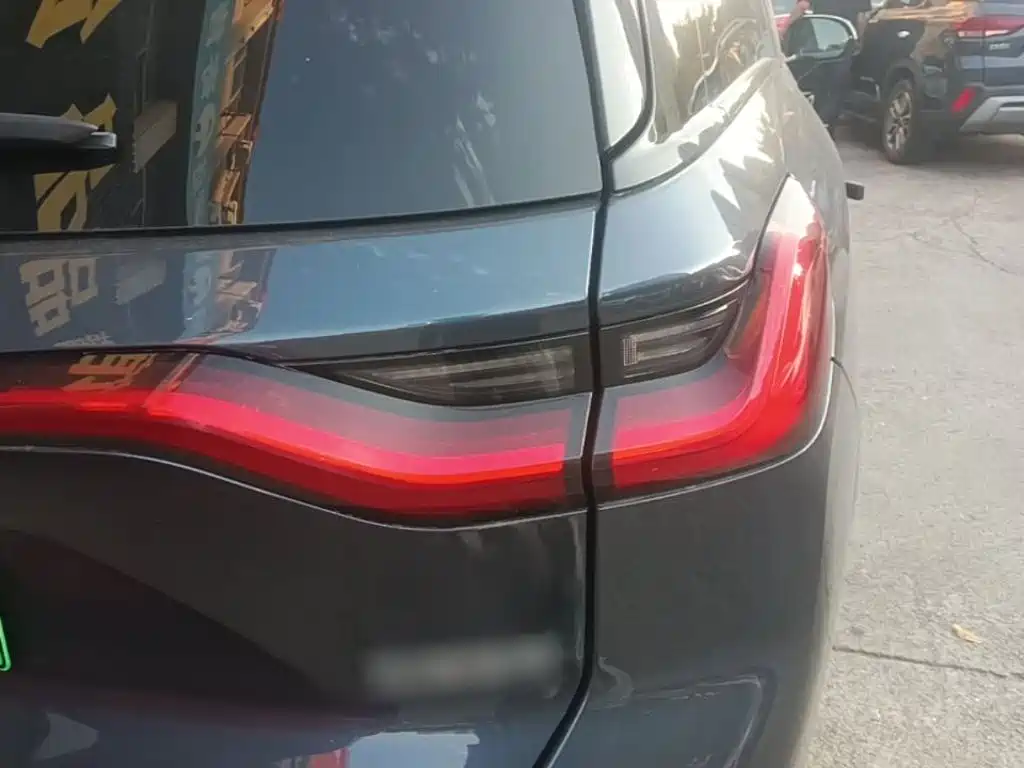 Фото 8 - NIO ES8