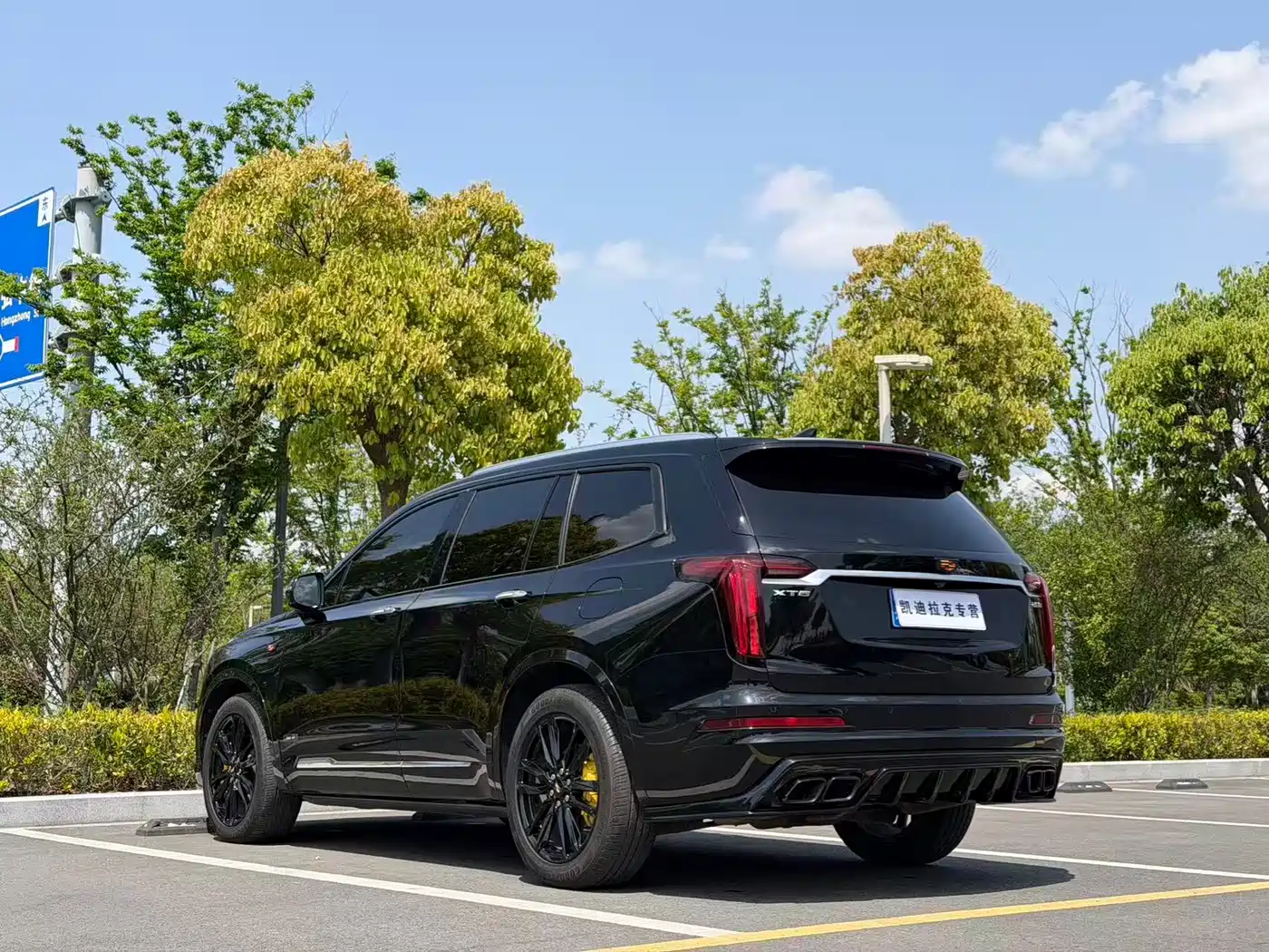 CADILLAC XT6