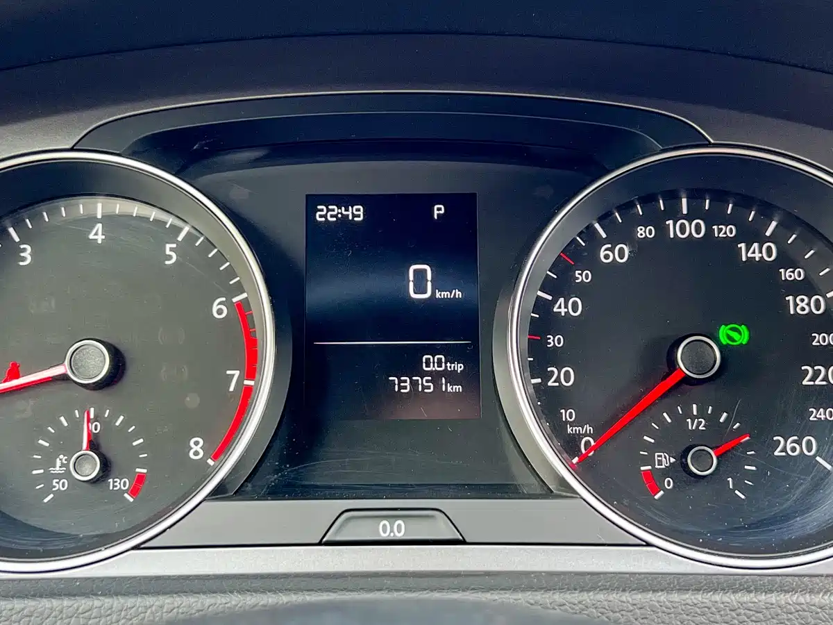 Volkswagen Golf 2016 1.6L Automatic Fashion фото 7