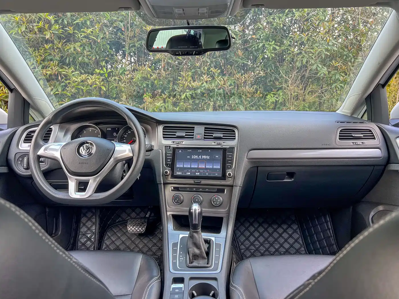 Volkswagen Golf 2016 1.6L Automatic Fashion фото 12