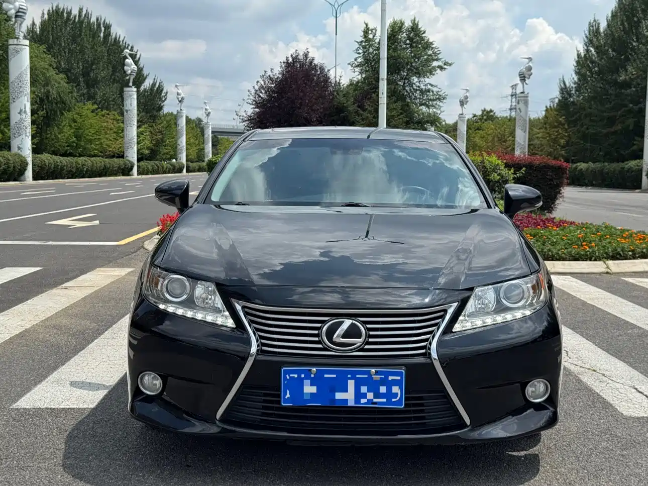 Фото 2 - Lexus ES