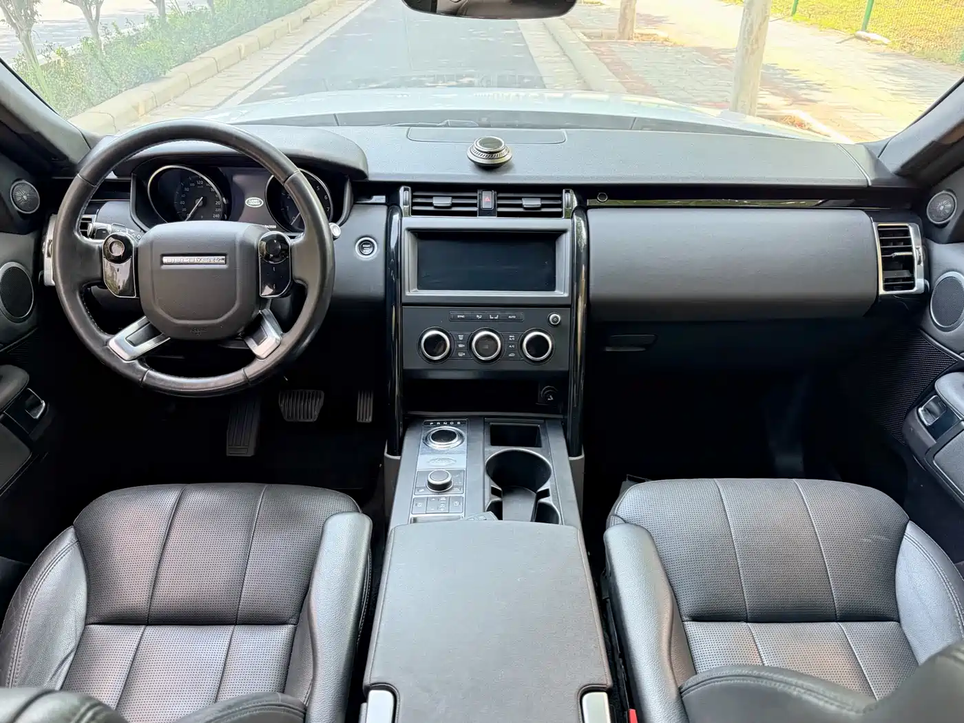 Land Rover Discovery 2019 3.0 SC V6 SE фото 7