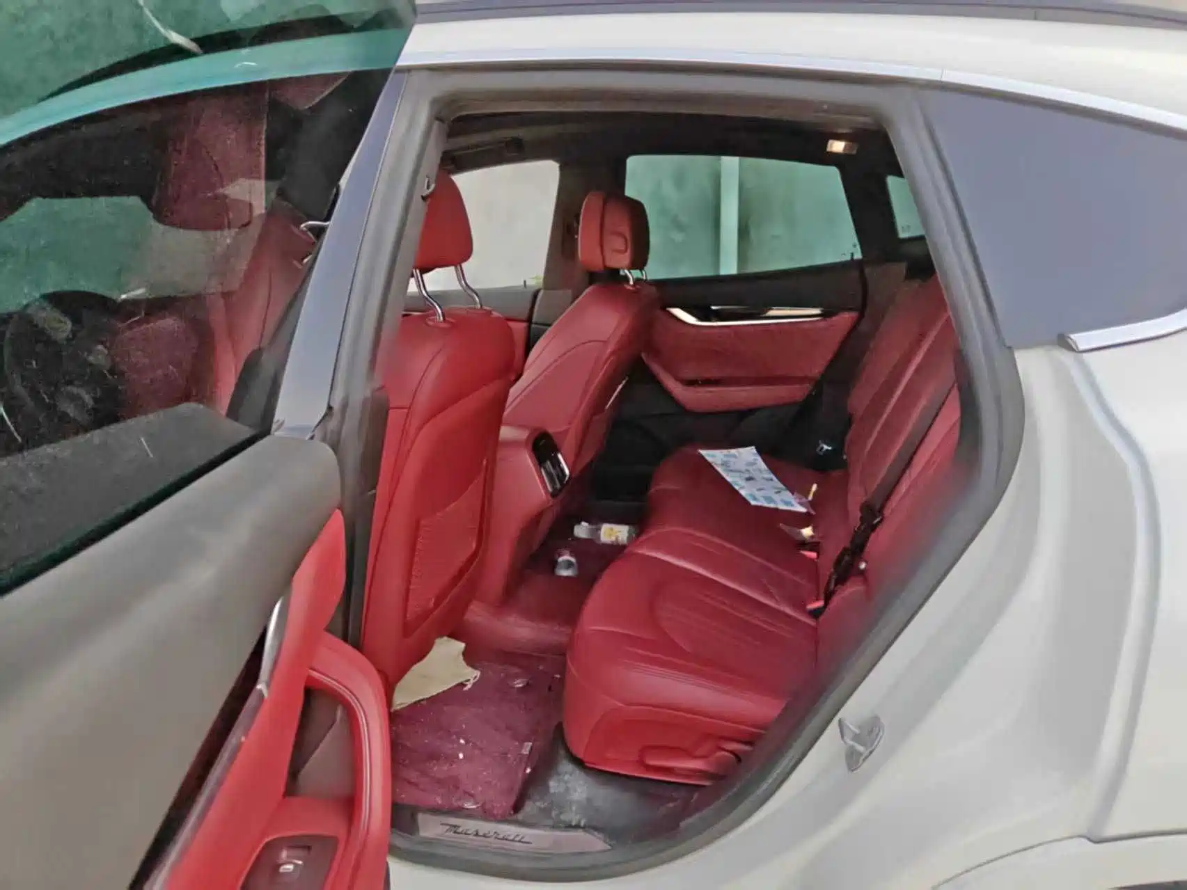 Photo 5 - Maserati Levante