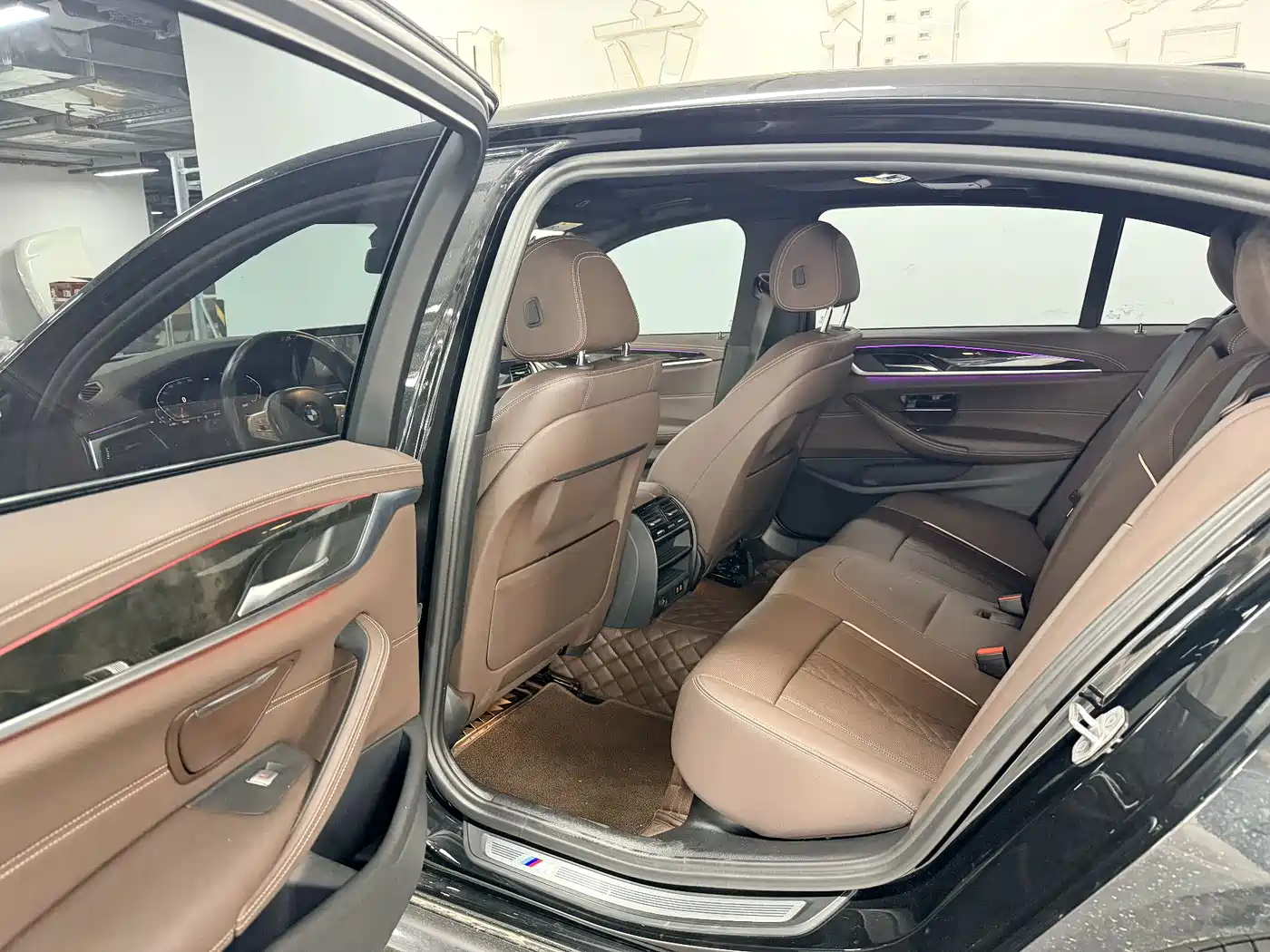 BMW 5 Series 2022 Model Second Facelift 525Li M Sport Package фото 6