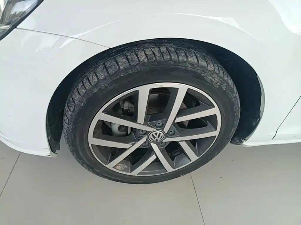 صورة 23 - Volkswagen Golf