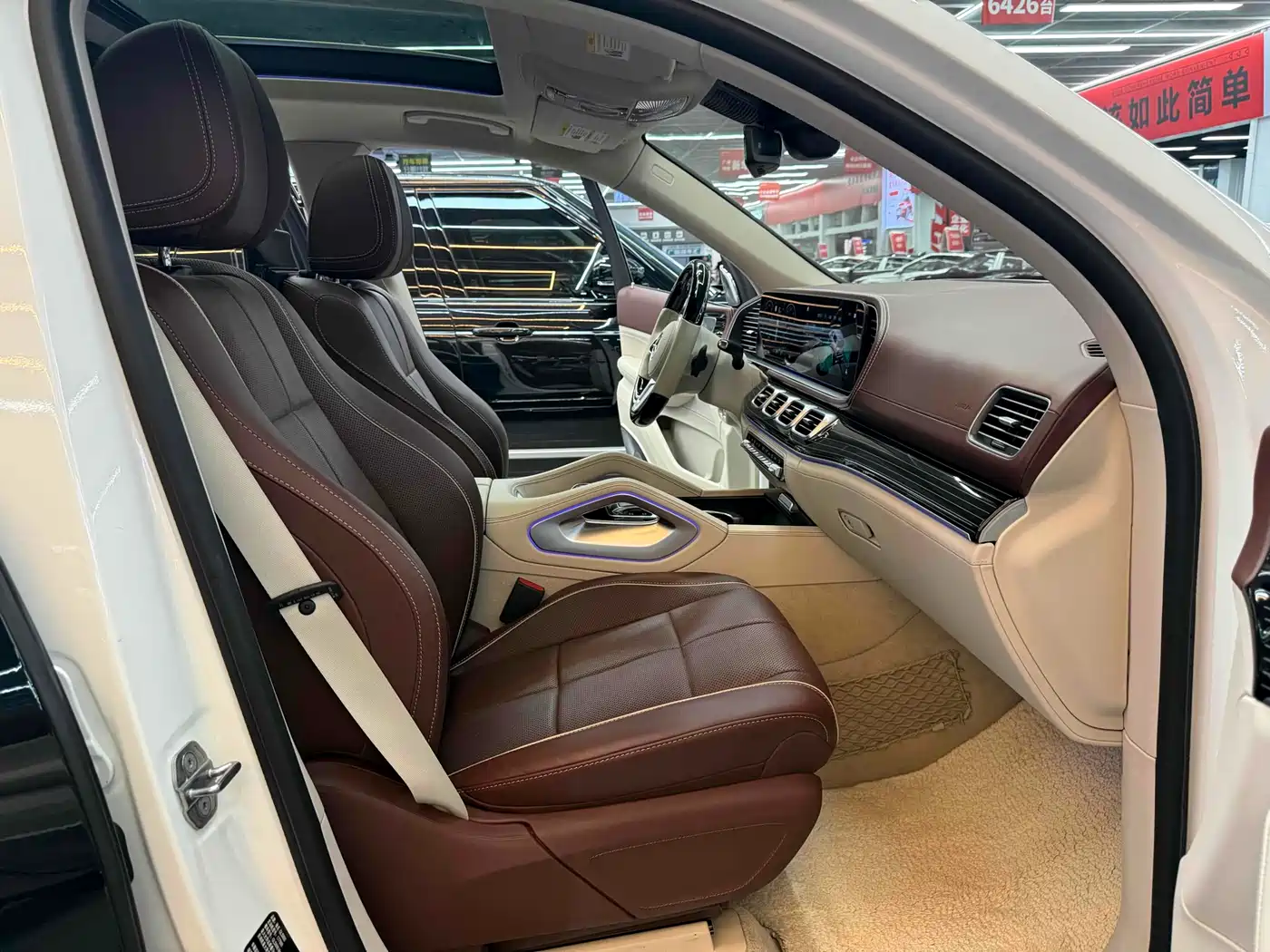 Mercedes-Benz Maybach GLS 2021 GLS 600 4MATIC Etiquette Edition фото 15