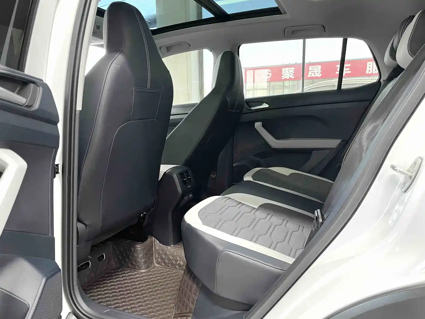 VOLKSWAGEN TUYUE