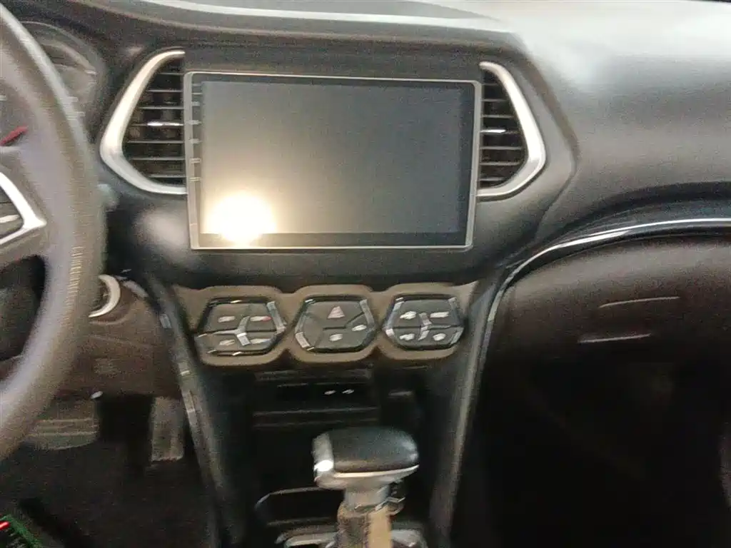 GAC Trumpchi Trumpchi GS4 2017 235T G-DCT 2WD Elite фото 9