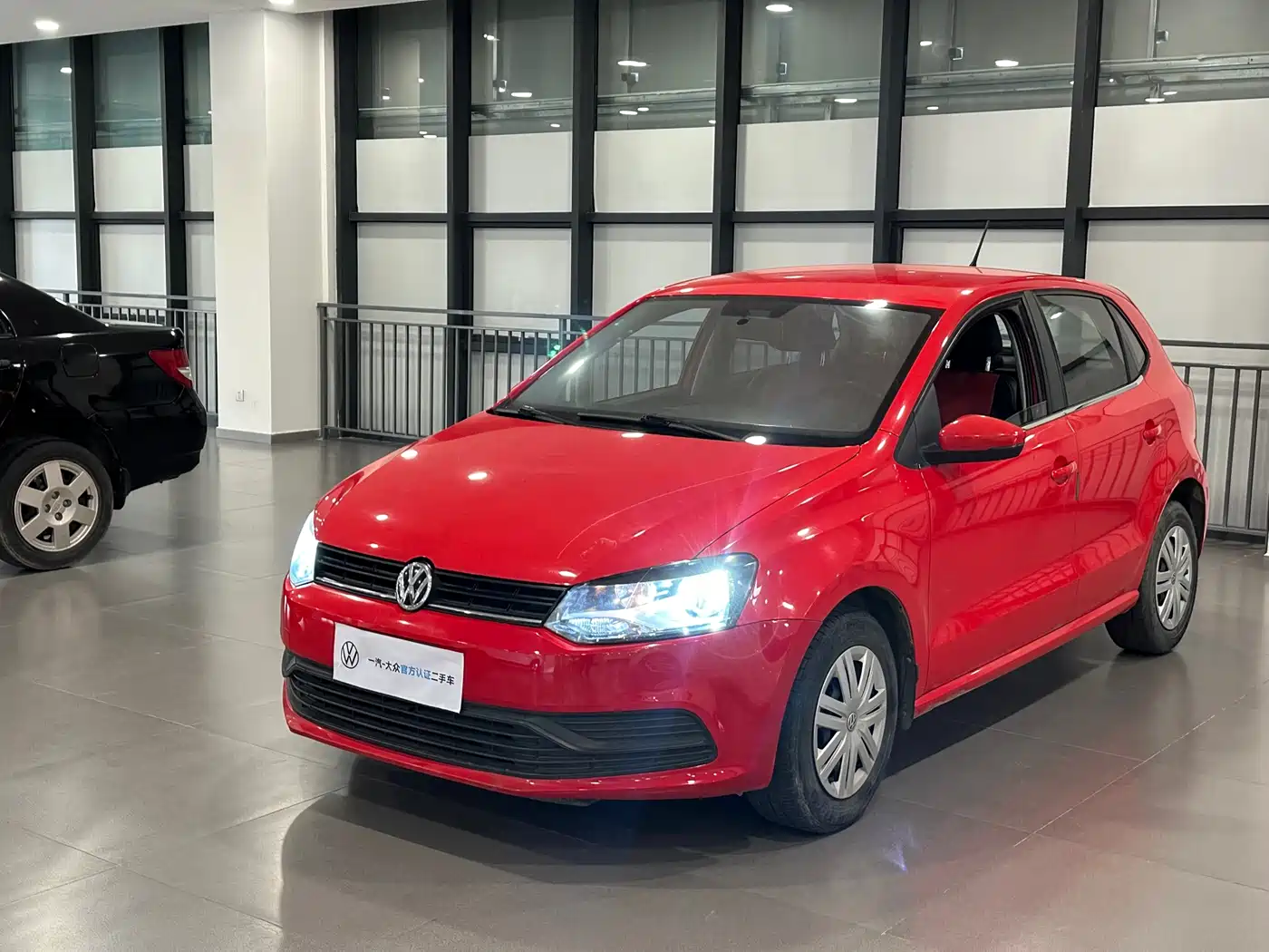 Volkswagen Polo 2016 1.4L Automatic Trend фото 3
