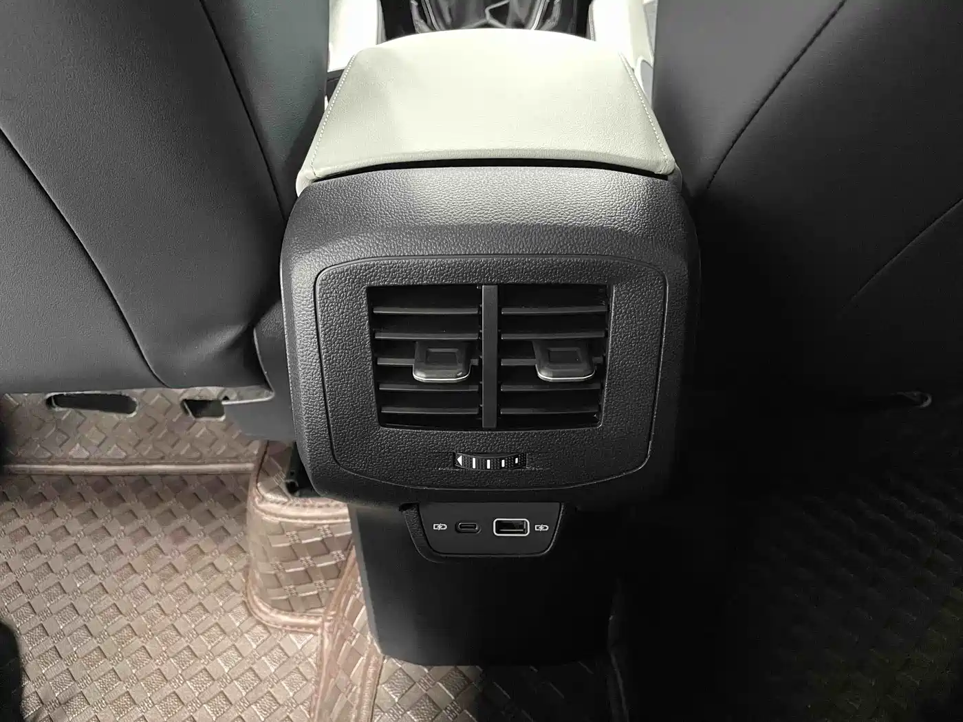 VOLKSWAGEN TUYUE