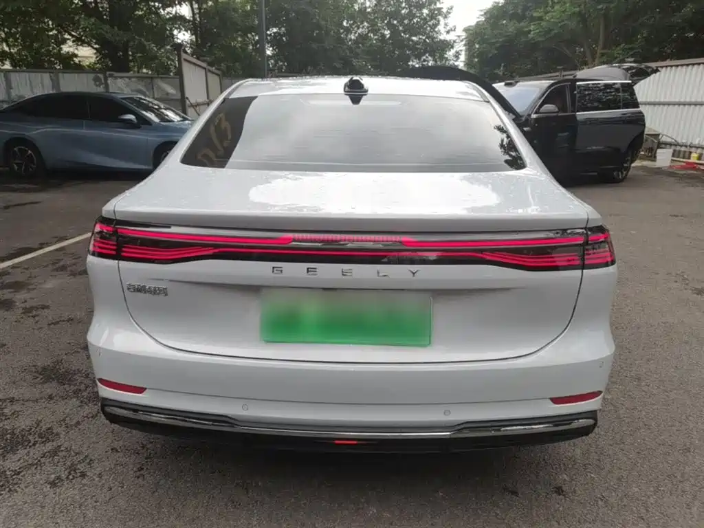 Geely Galaxy Galaxy A7 2025 EM-i фото 6