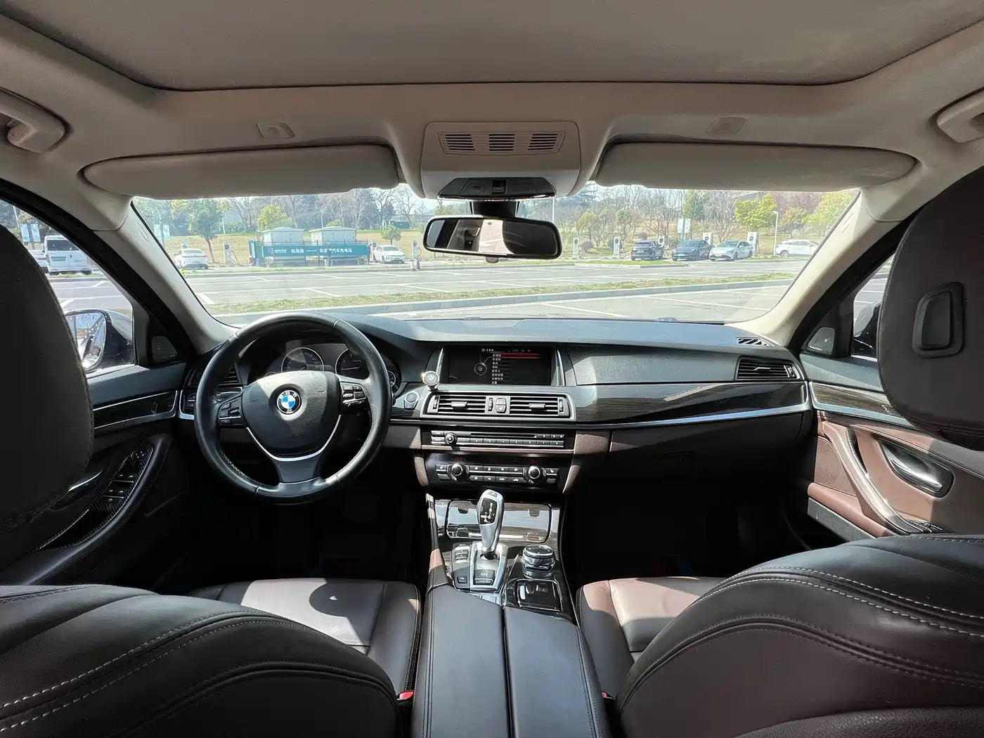 BMW 5 Series 2014 525Li Luxury Design Package фото 10