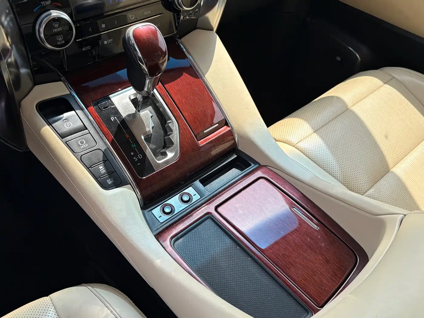 Toyota Alphard 2015 3.5L Luxury Edition фото 13