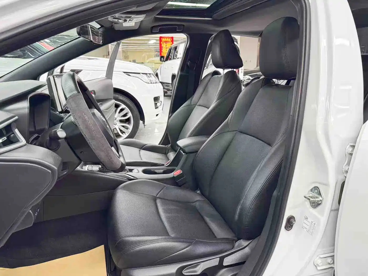 Toyota Levin 2022 185T CVT Luxury Edition фото 14