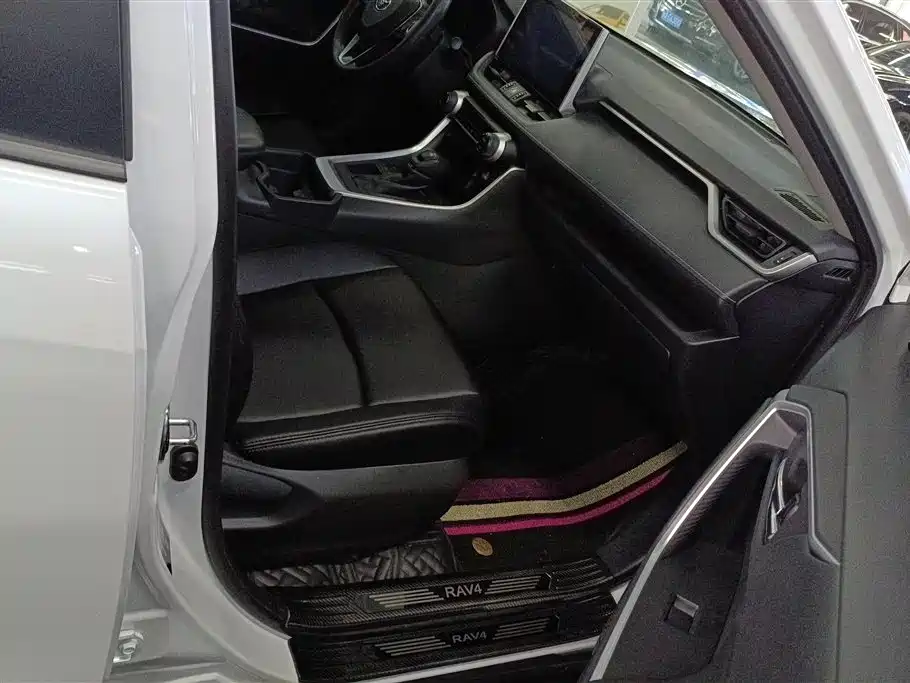 Toyota RAV4 Rongfang 2021 2.0L CVT 2WD Trend фото 7