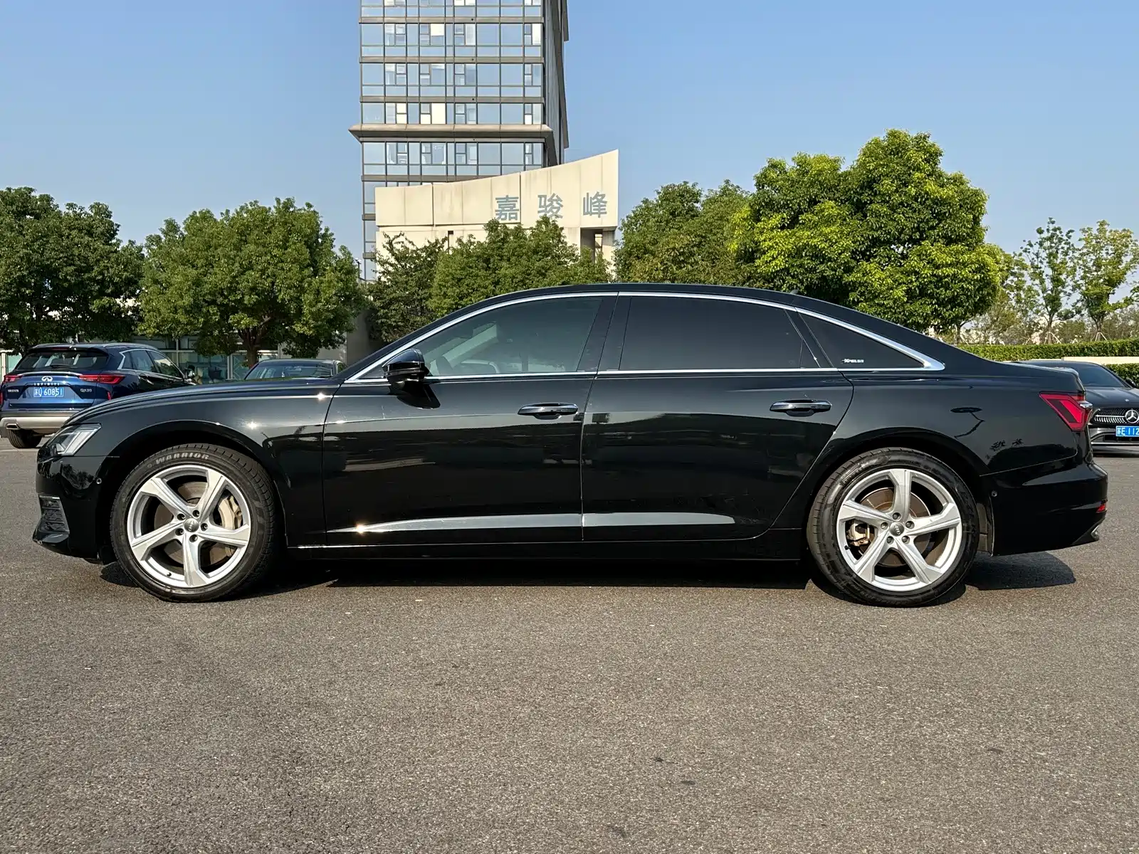 Фото 8 - Audi A6L