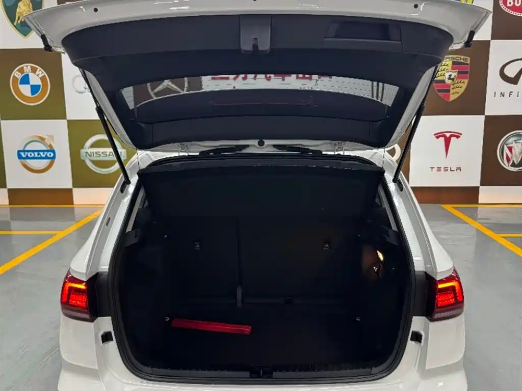 Volkswagen Tharu 2022 280TSI FWD Luxury Edition фото 17