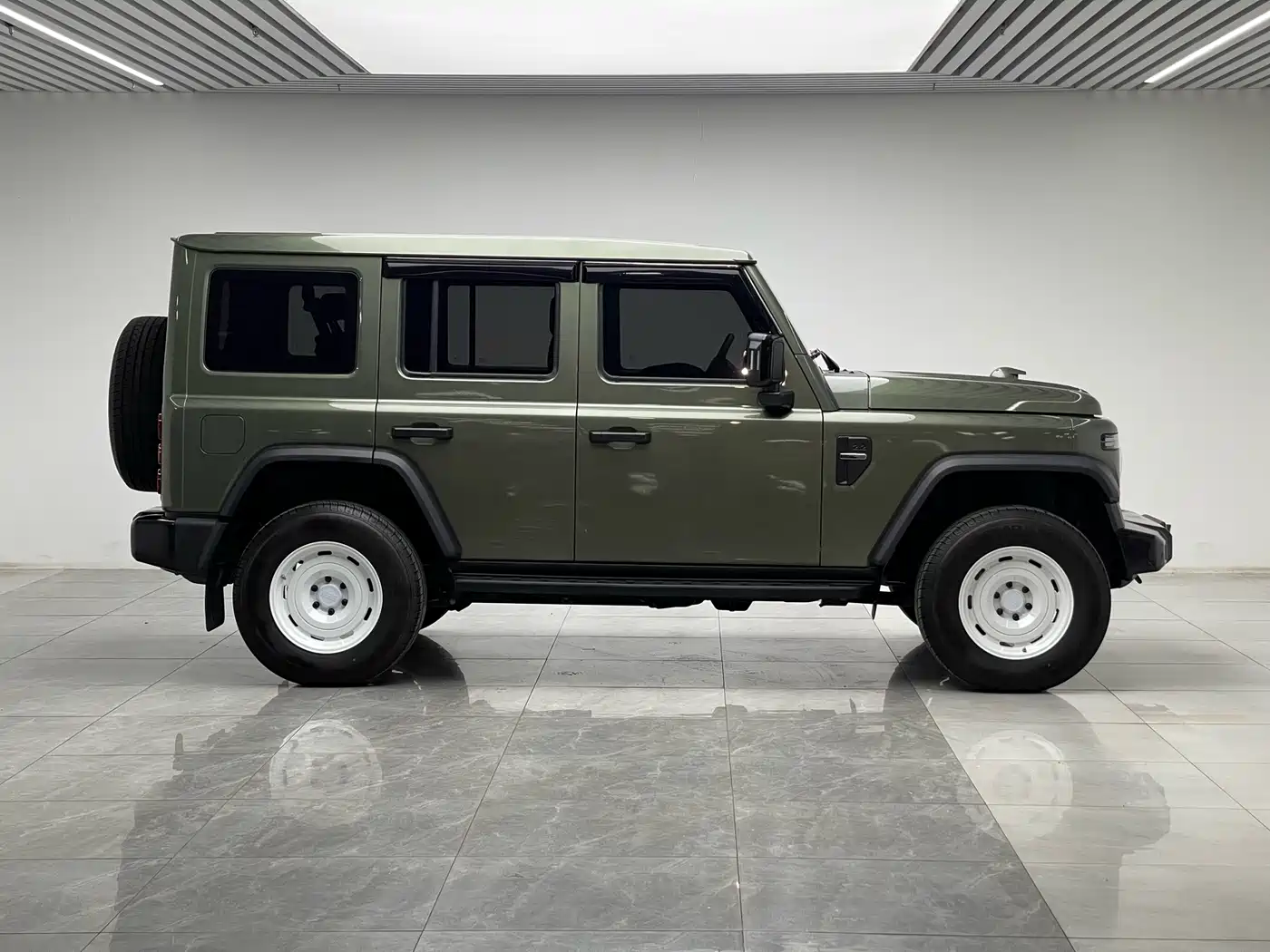 212 T01 2025 2024 2.0T Explorer