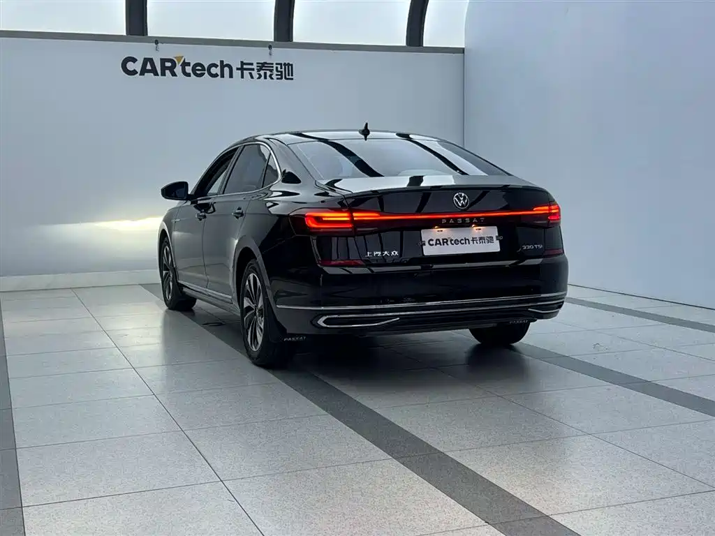 Volkswagen Passat 2023 330TSI Starlight Elite Edition фото 5