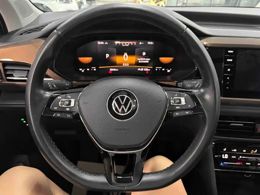 Volkswagen Tharu 2022 280TSI FWD Luxury Edition фото 8