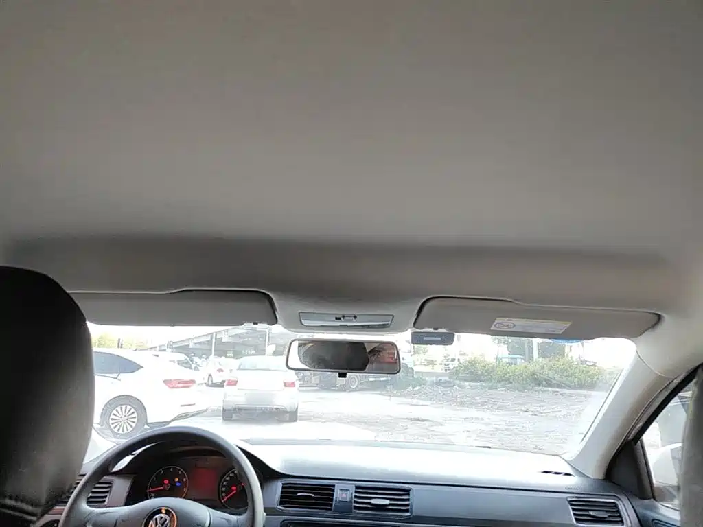 Volkswagen Santana 2016 1.4L Manual Trend Edition фото 11