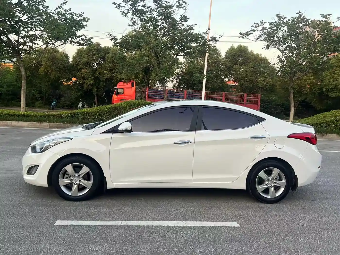 Hyundai Langdong 2013 2012 1.6L Automatic Premium