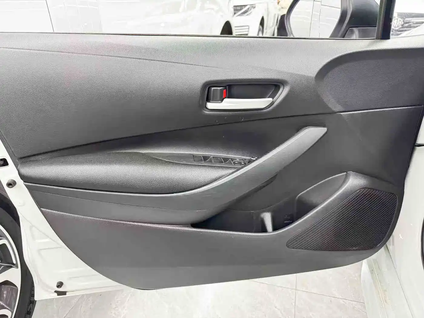 Toyota Levin 2022 185T CVT Luxury Edition фото 10