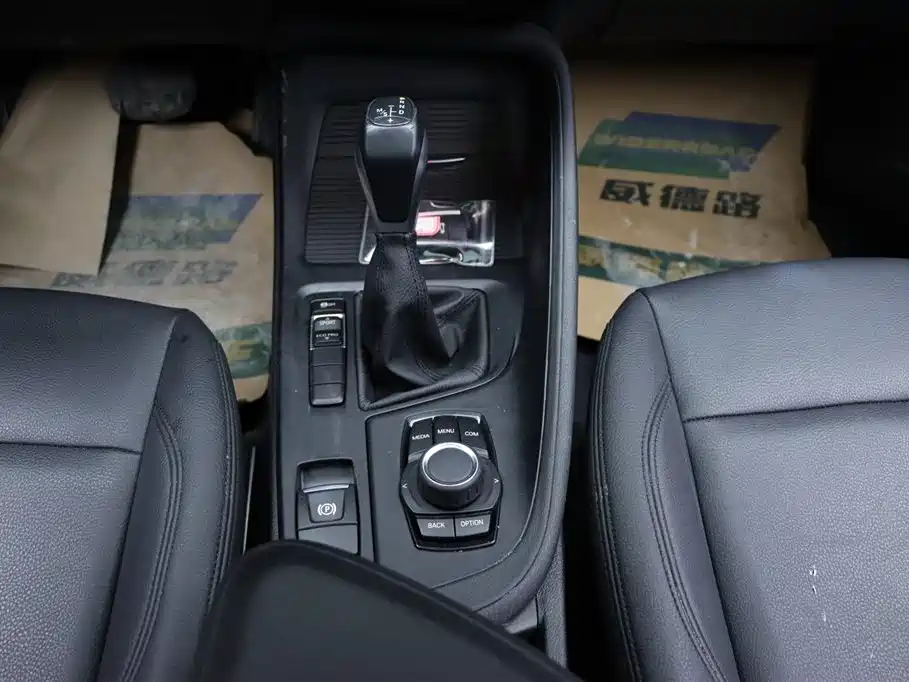 BMW X1 2019 sDrive18Li Fashion Model фото 25