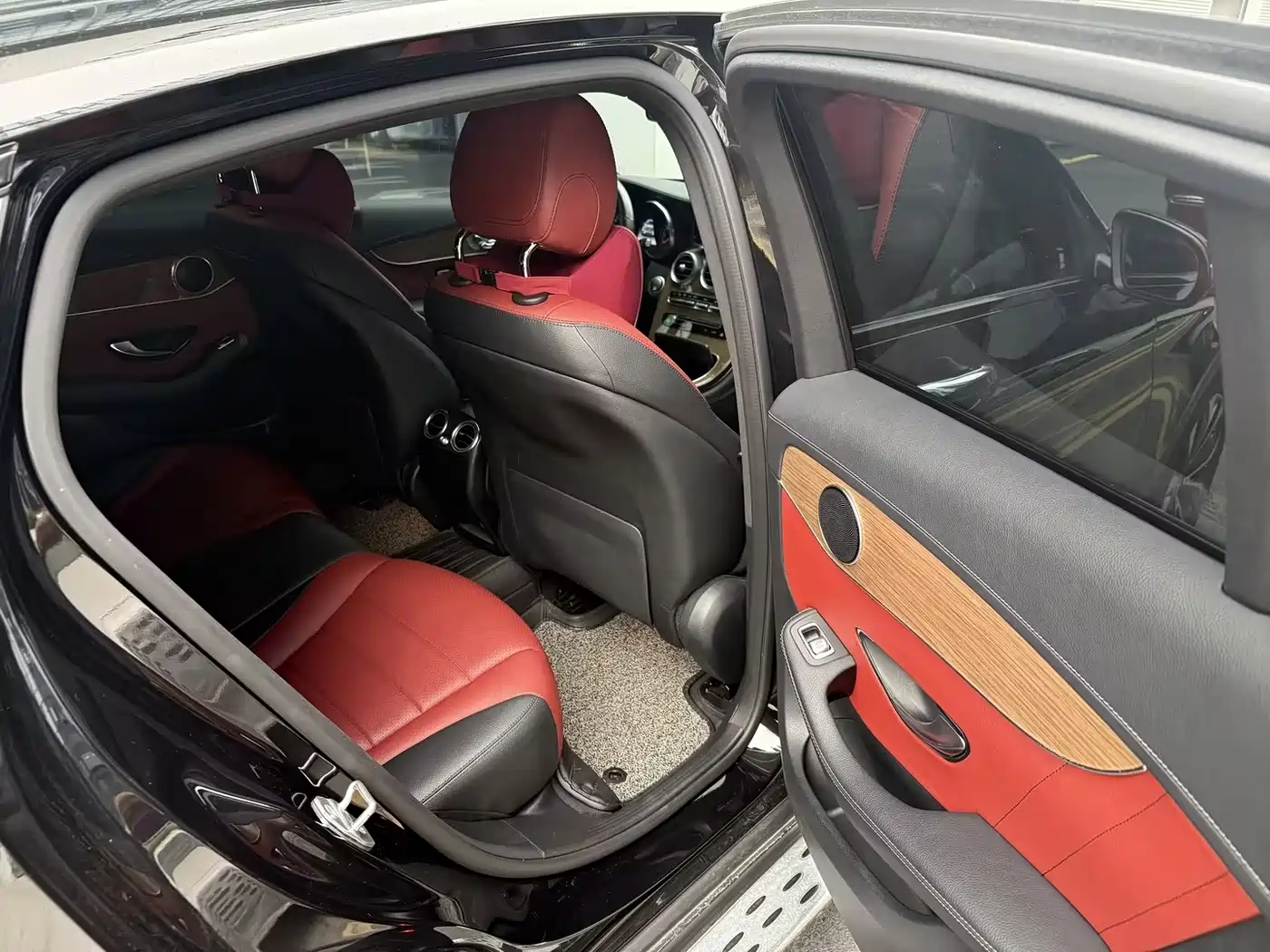 Mercedes-Benz GLC Coupe 2019 GLC 260 4MATIC Coupe SUV фото 9