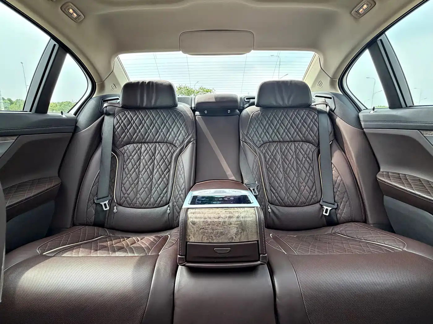 Photo 12 - BMW 7 Series