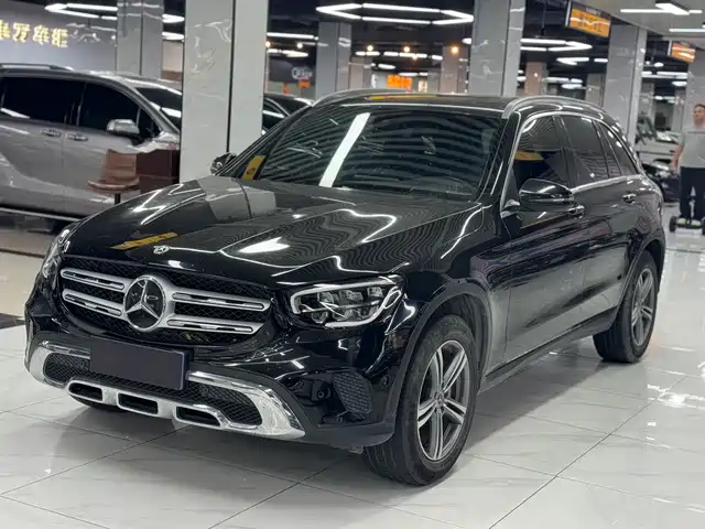 MERCEDES-BENZ GLC