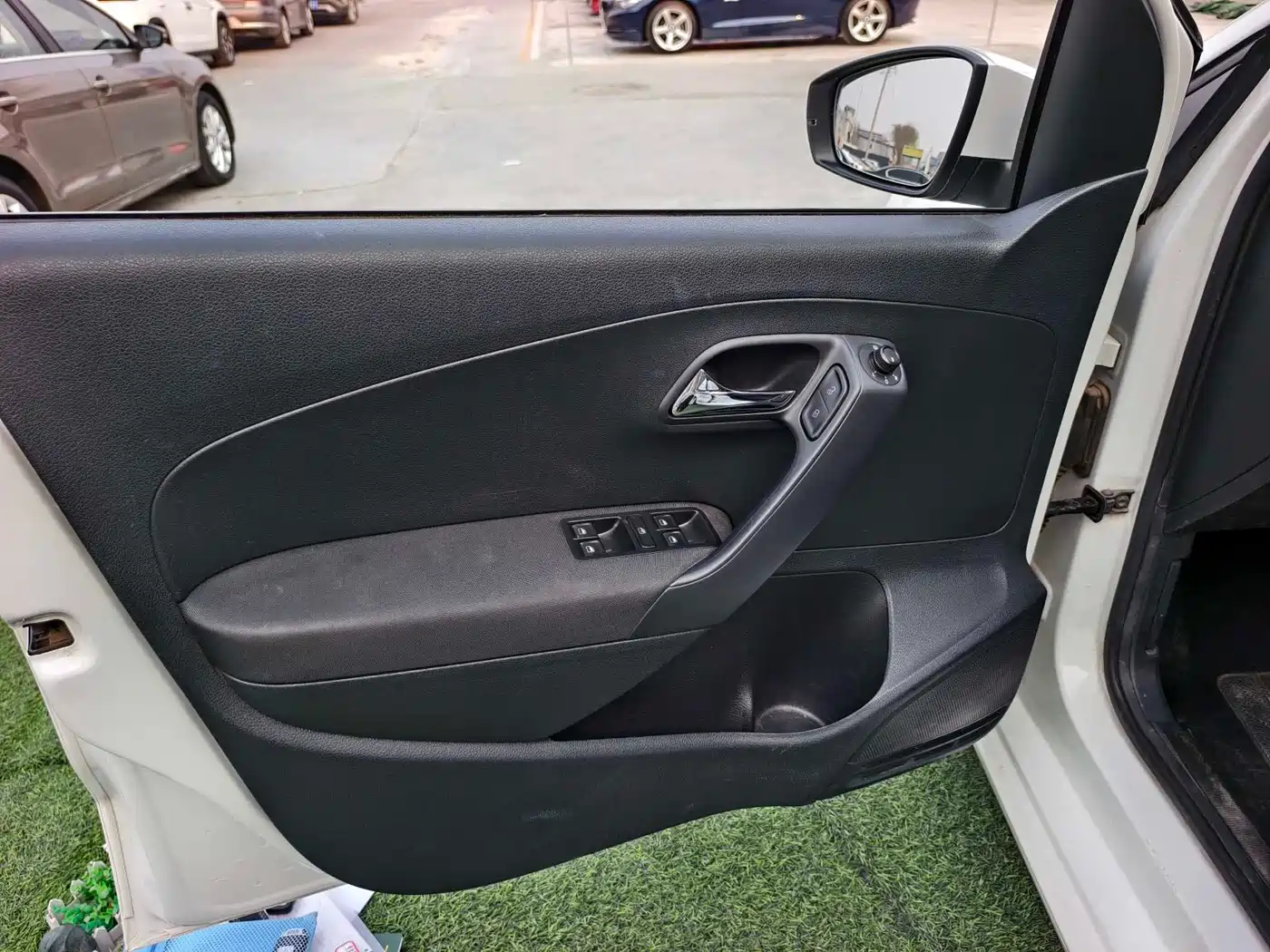 Volkswagen Polo 2016 1.6L Automatic Comfort фото 8
