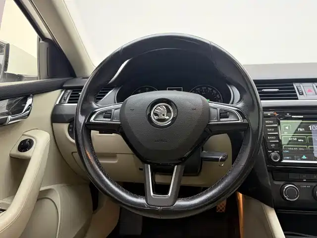 Škoda Octavia 2017 1.6L Automatic Smart Edition фото 11