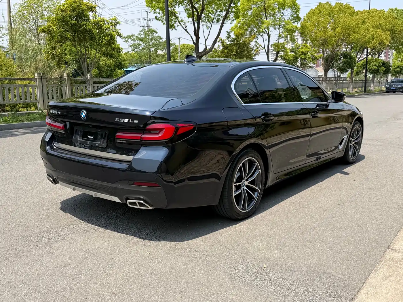 BMW 5 Series New Energy 2022 535Le M Sport Package фото 8