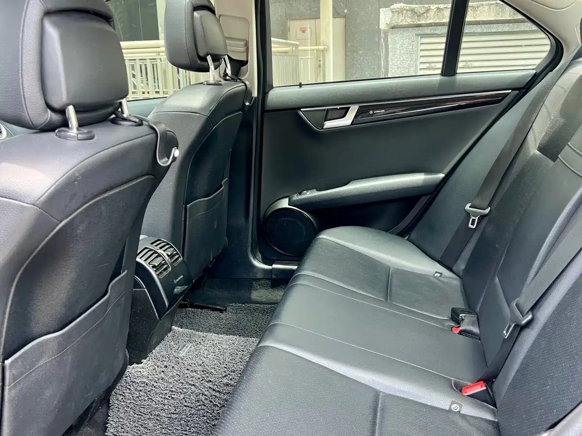 Mercedes-Benz C-Class 2011 C 180K Classic фото 10