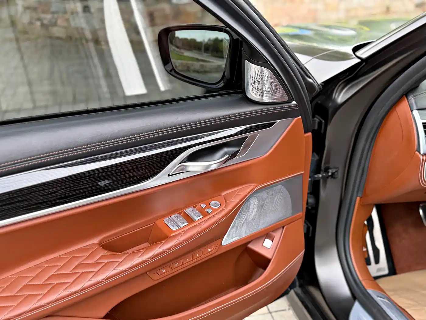 Photo 6 - BMW 7 Series