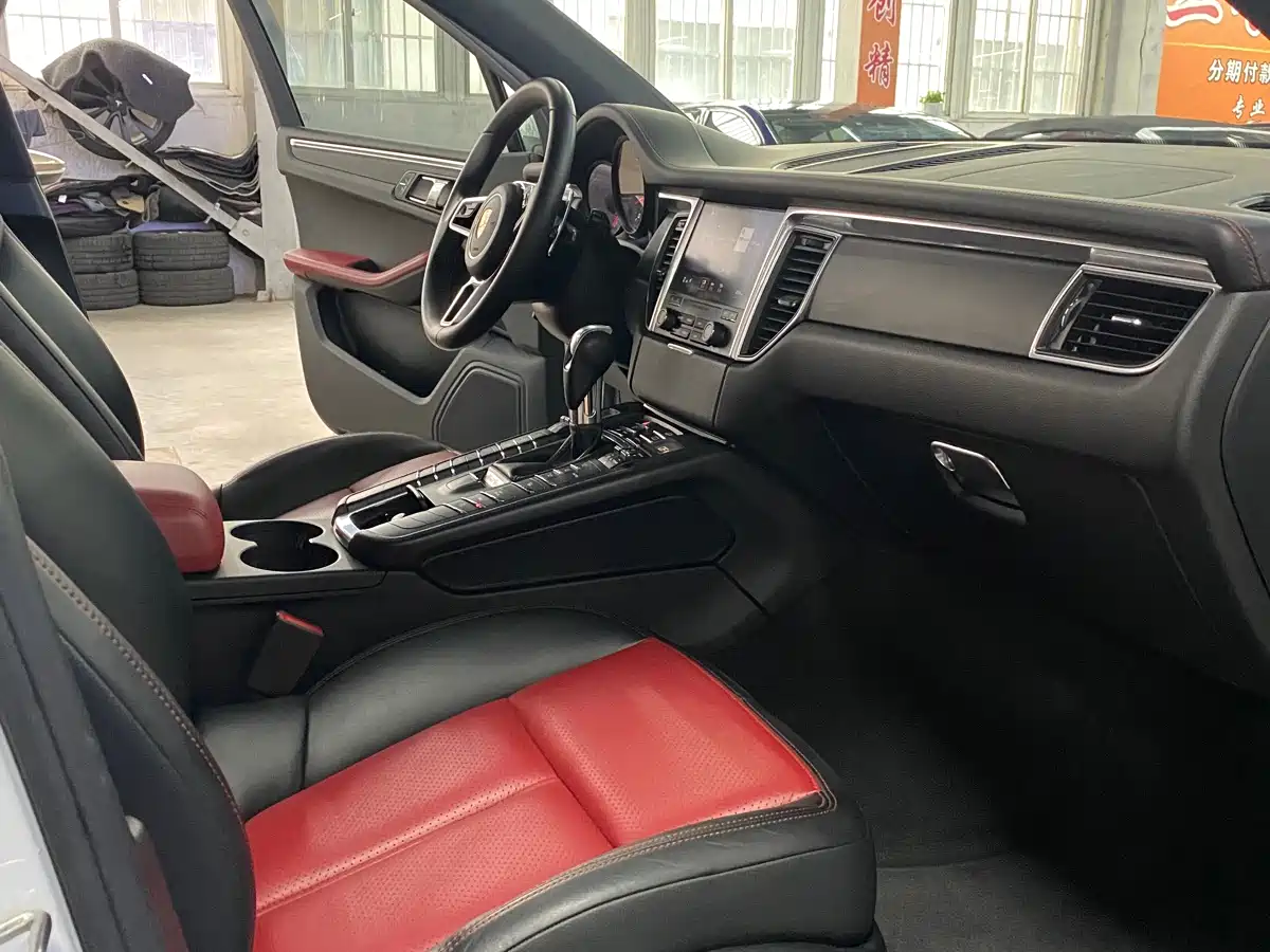Porsche Macan 2017 Macan 2.0T фото 11