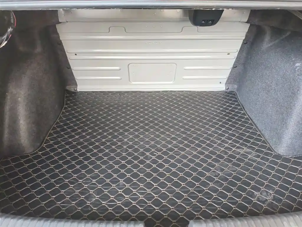 VOLKSWAGEN SANTANA