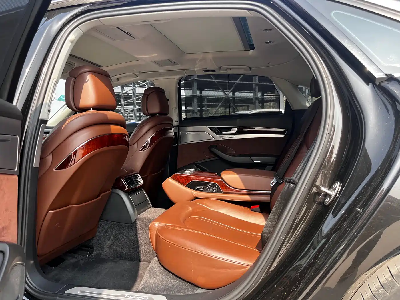 Фото 9 - Audi A8