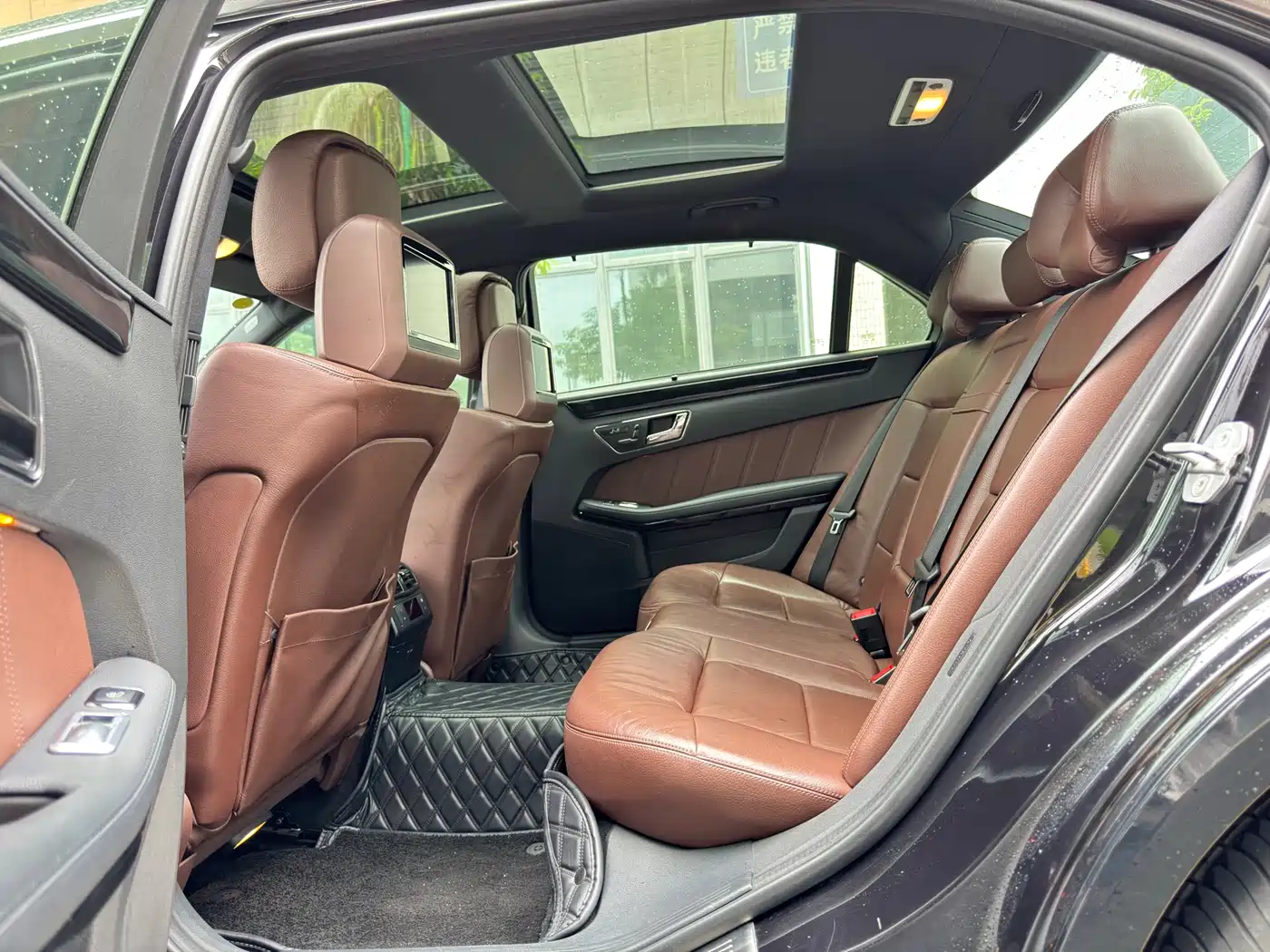 Mercedes-Benz E-Class 2011 E 300 L Elegance фото 6