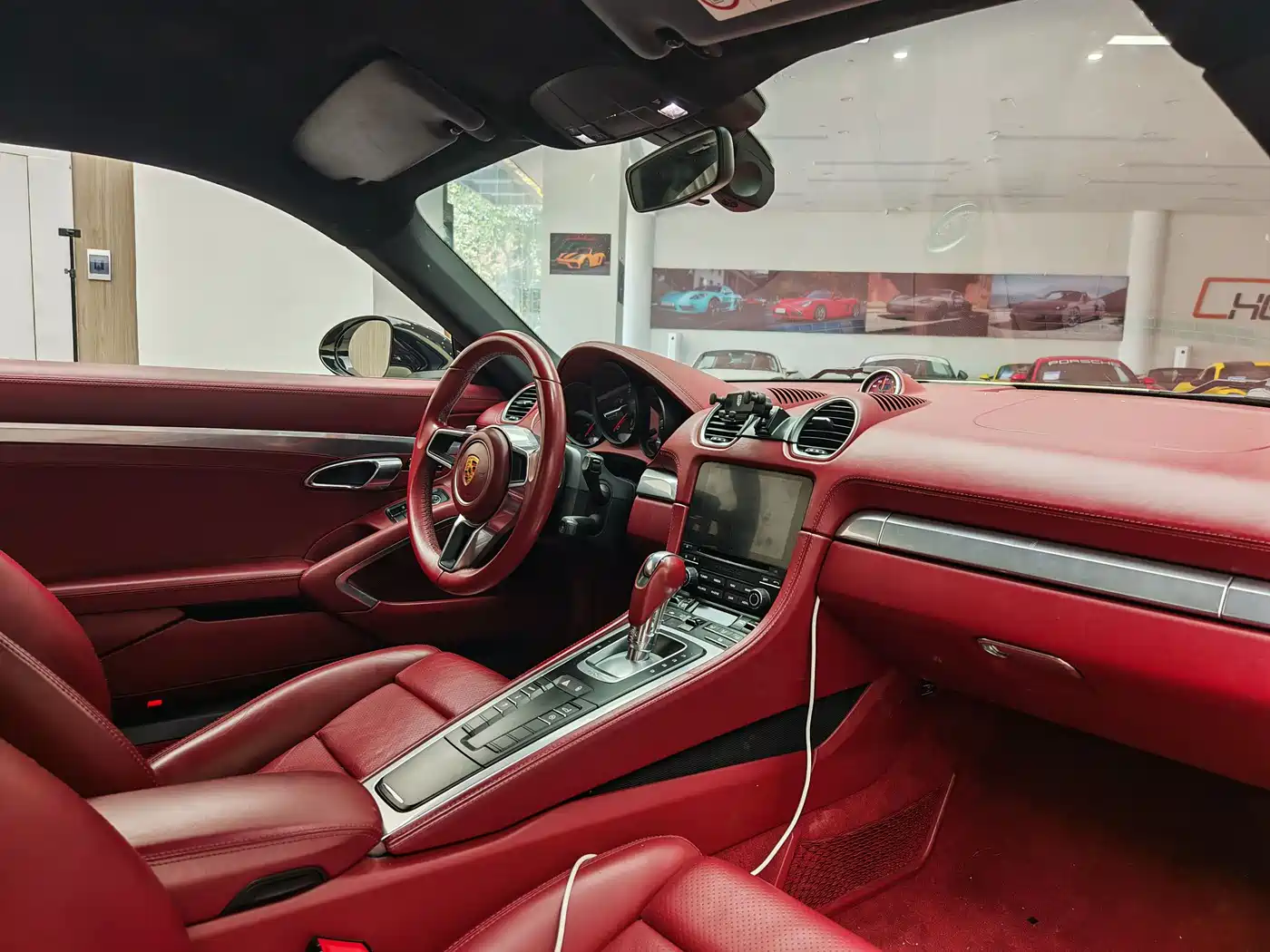 Porsche 718 2016 Cayman 2.0T фото 9