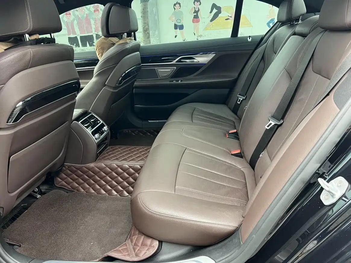 BMW 7 Series 2018 730Li Leading Type M Sport Package фото 10
